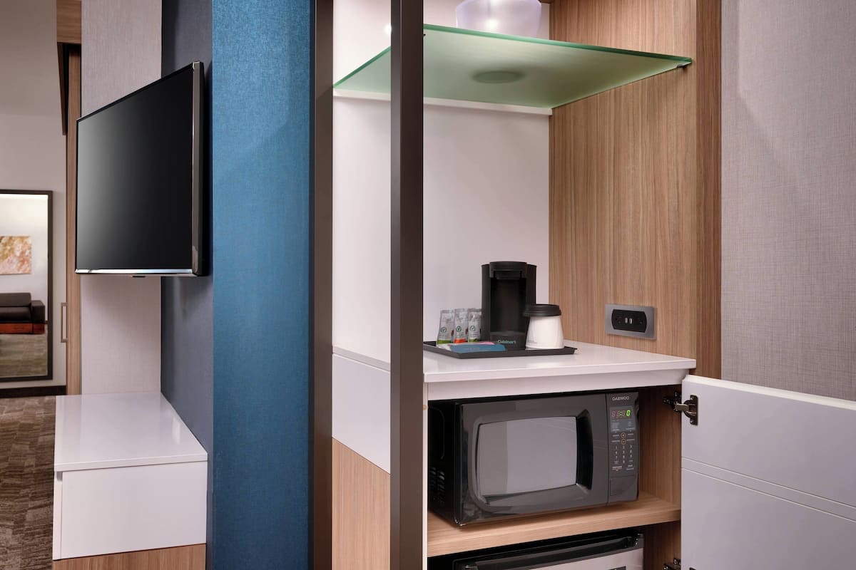 1 bedroom, desk, laptop workspace, blackout curtains