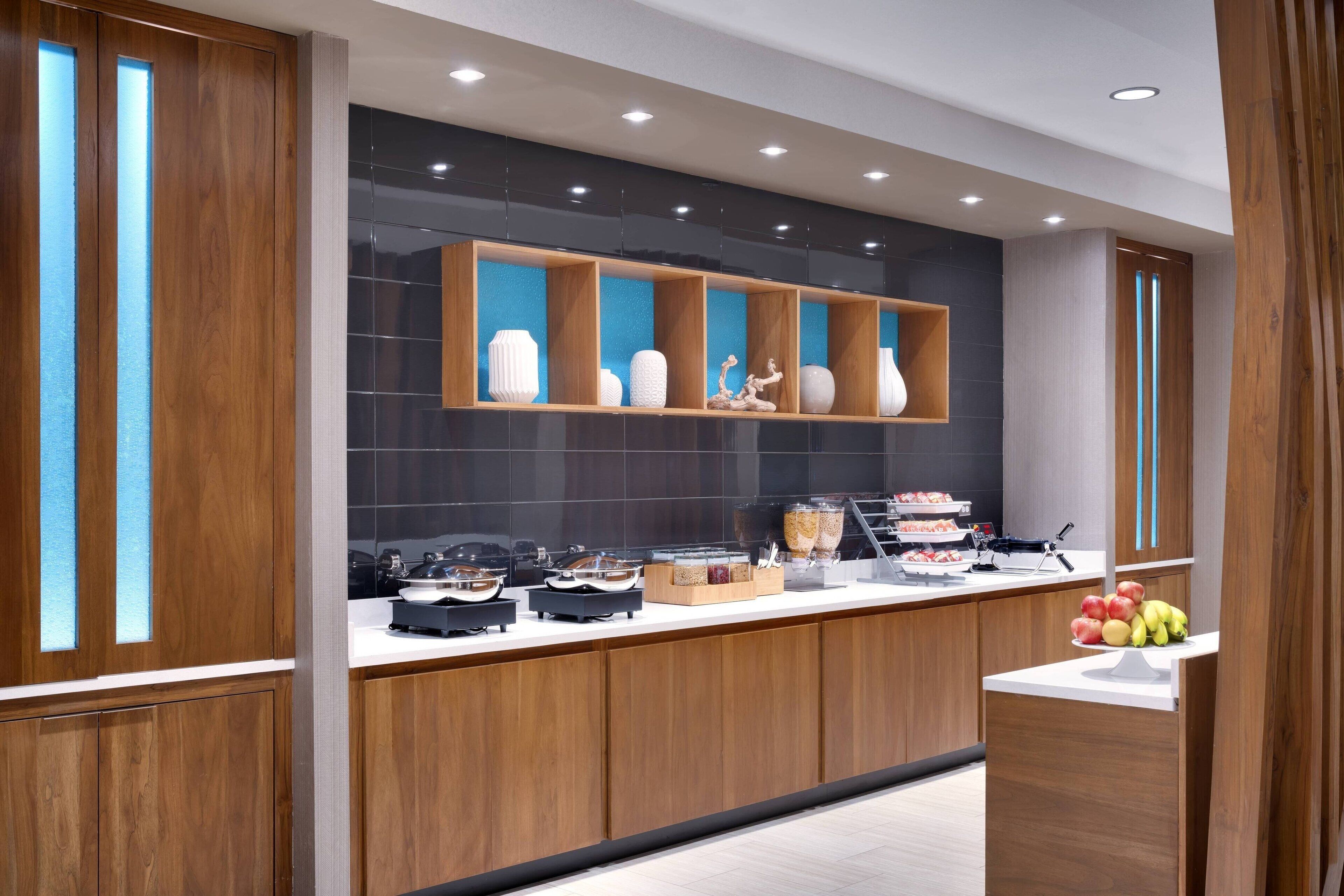 free daily continental breakfast