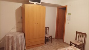 مكتب ومساحة عمل للكمبيوتر المحمول وواي فاي مجانًا