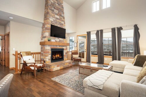 Ski in/Ski out in Granby Ranch w/Private Hot tub!