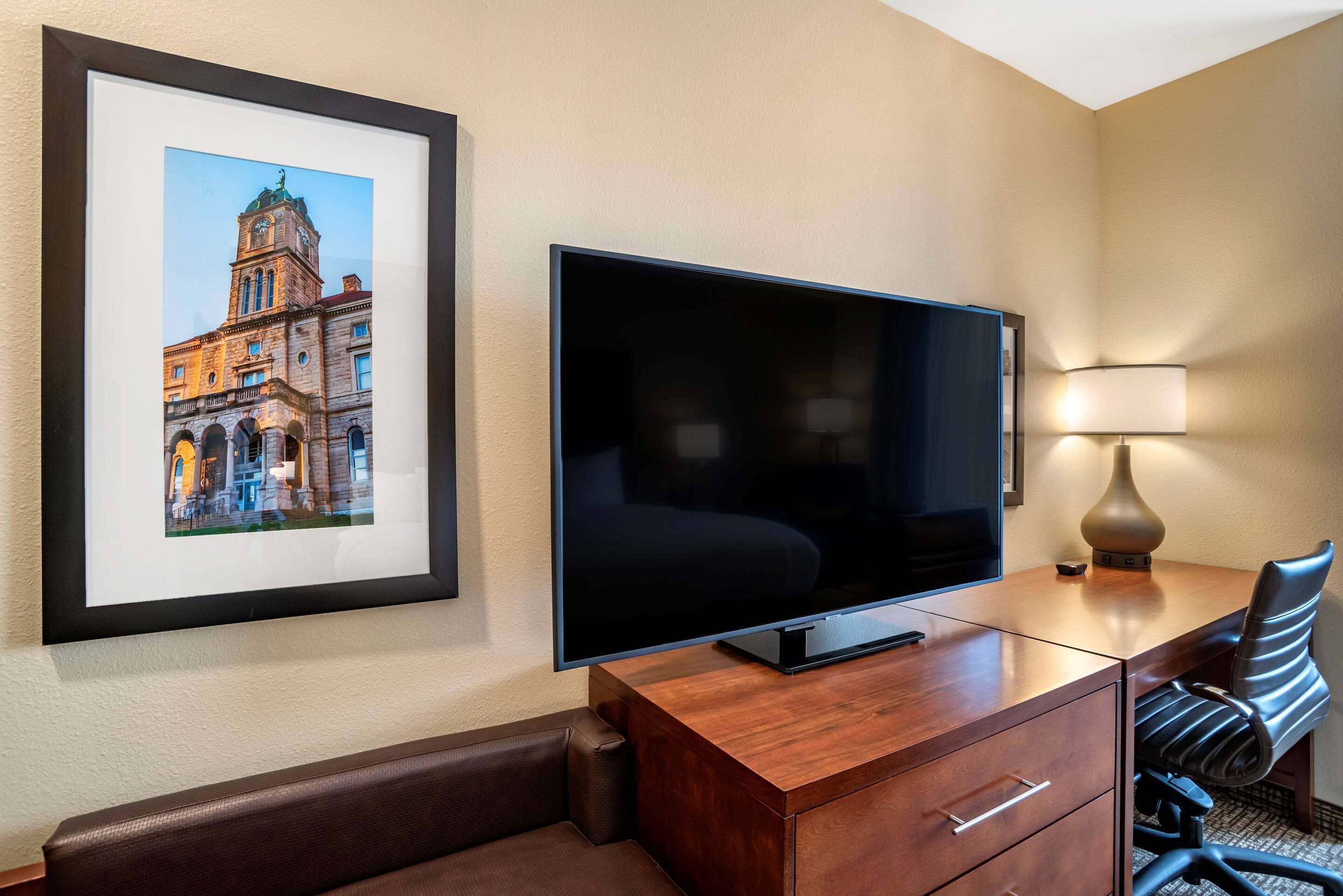 desk, laptop workspace, iron/ironing board, free wifi