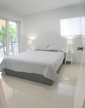 2 عدّة غرف نوم وخزنة داخل الغرفة ومكواة/لوح كي وواي فاي