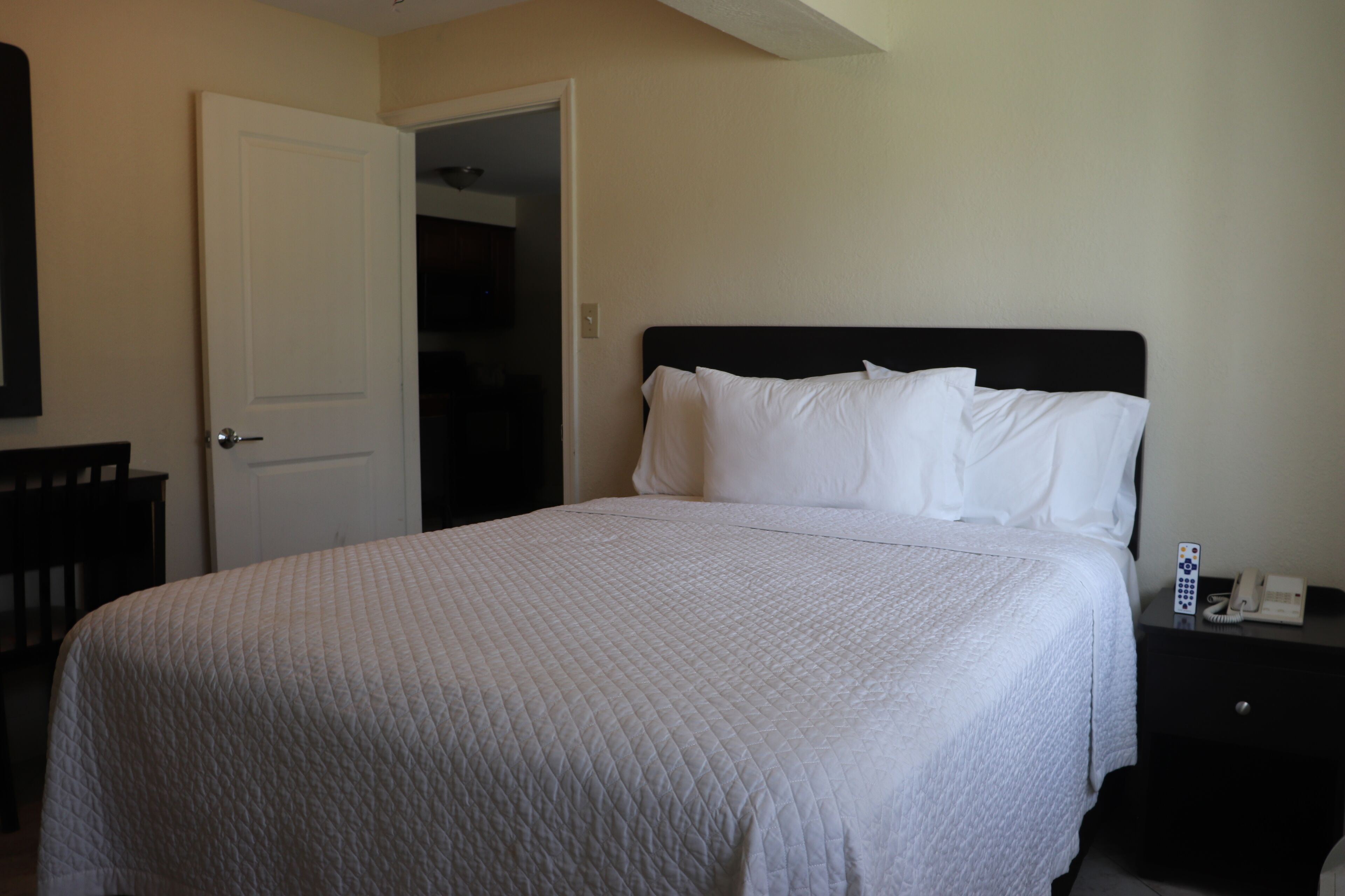 family apartment | desk, free wifi, bed sheets