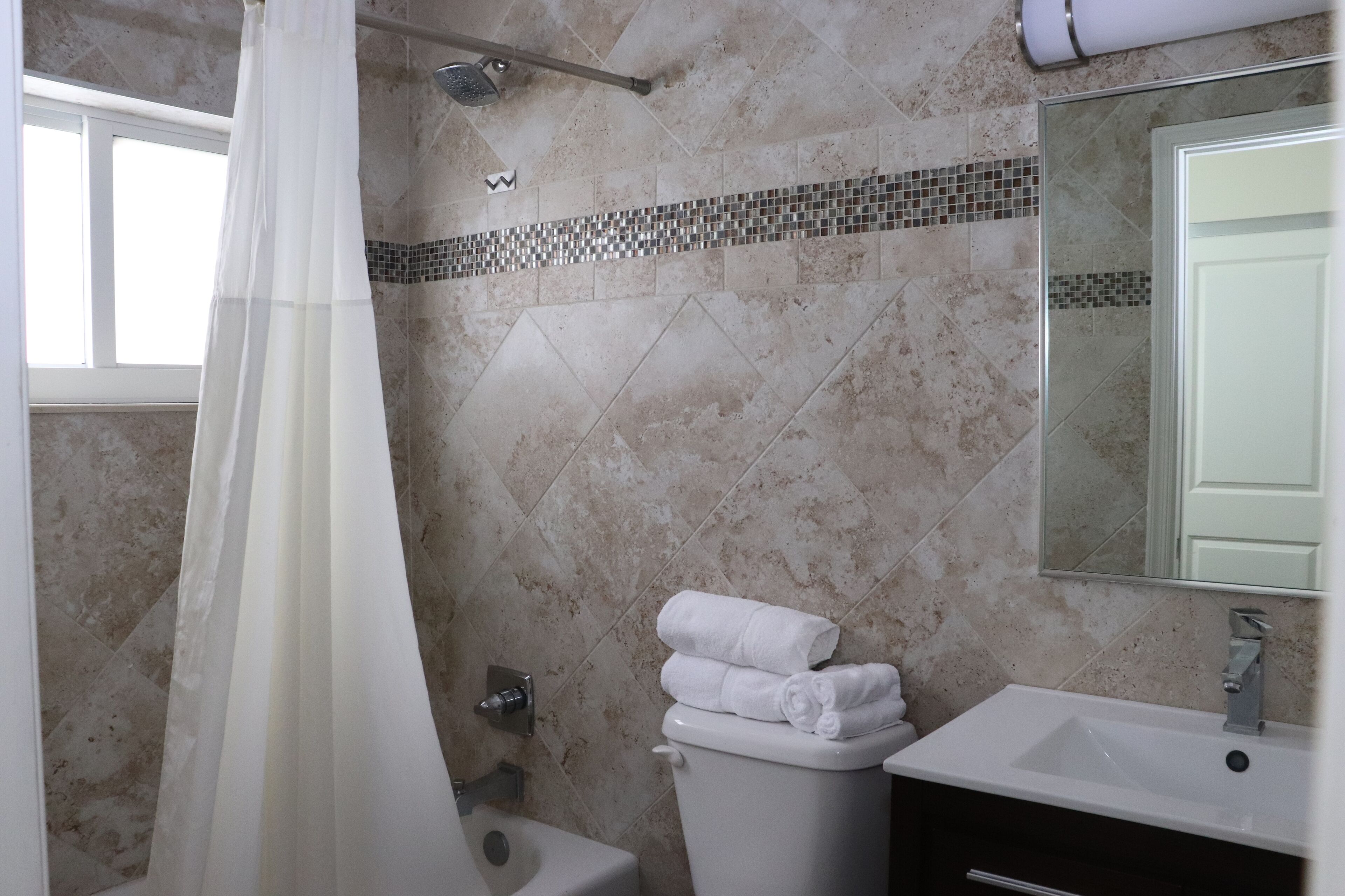 standard room | bathroom shower