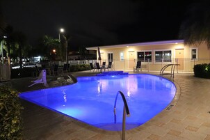 Utomhuspool