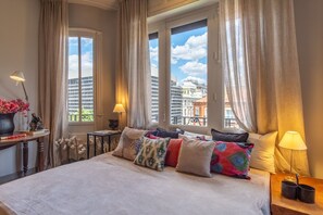 3 bedrooms, WiFi, bed sheets - Spacious 3-Bed Apartment in Salamanca, Madrid (Madrid)