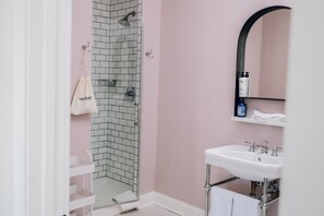 Hårtørrer, håndklæder, Sæbe, Shampoo