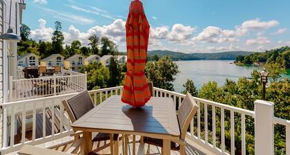 Family-friendly home w/ lake views, a shared dock, pool, and clubhouse access