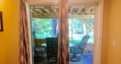 Comfortable Apartment in Northwest Omaha