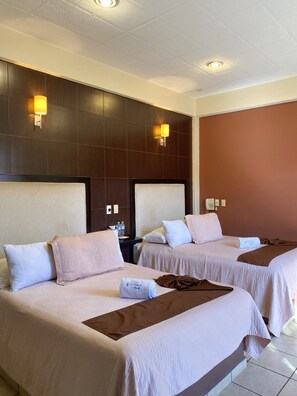 Bàn ủi/dụng cụ ủi quần áo, truy cập Internet không dây miễn phí