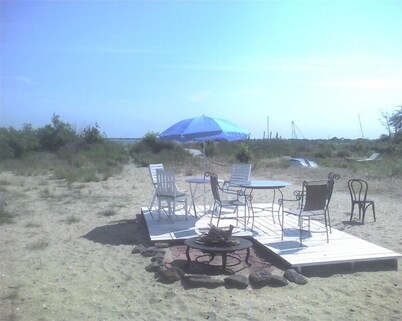 Little Haven (B) — Bungalows, Private Beach
