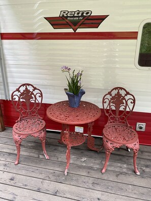 تناول الطعام بالخارج