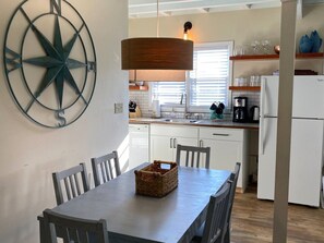 Fridge, microwave, oven, stovetop - Stay near cherished shores, steps away from Top Places
 (North Myrtle Beach)