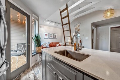 Designer 1 Bedroom Downtown Boulder w Views-30 day