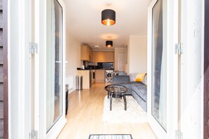 Deluxe Apartment, Private Bathroom, City View | Lounge