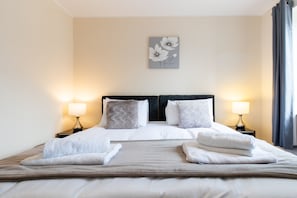 Deluxe Apartment, Private Bathroom, City View - Velvet 1-bedroom Apartment With Balcony, Hoddesdon (Hoddesdon)