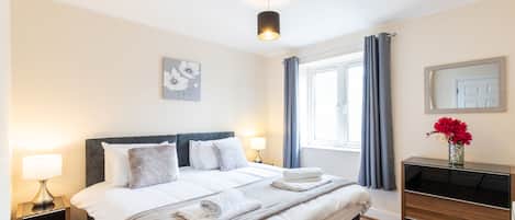 Deluxe Apartment, Private Bathroom, City View | 1 bedroom