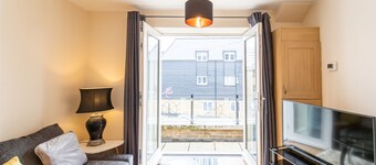 ベェルベット 1 ベッドルーム アパートメント ウィズ バルコニー ホドズドン