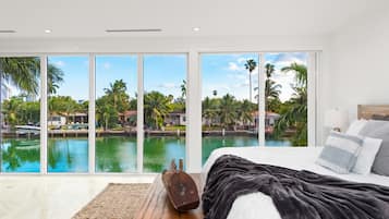 5 多间卧室、办公桌、熨斗/熨衣板、旅行婴儿床