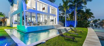 Villa Shore - Stunning Modern Villa on the Shores of Biscayne Bay