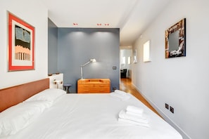 2 bedrooms, iron/ironing board, WiFi - Piazza Santa Croce Design Apartment con Balcone (Firenze)
