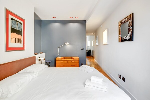 2 habitaciones, tabla de planchar con plancha y wifi