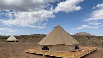 Mesa Tent | Bathroom | Towels