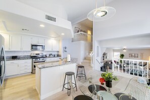 Interior - Designer home-6 miles to the Las Vegas Strip! (Henderson)