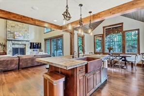 Interior - Suncadia 4 Bdrm Home Made for Family Gatherings (Cle Elum)