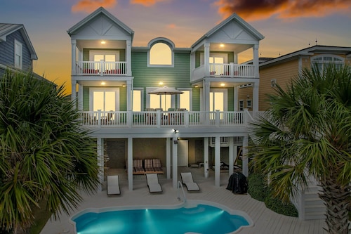 Luxurious Sunset Beach Home On The Water With Pool, Boat Dock and Golf Cart