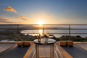 Q3 Penthouse L | Balcony - Luxury Apartment Unique Residences (Koh Samui)