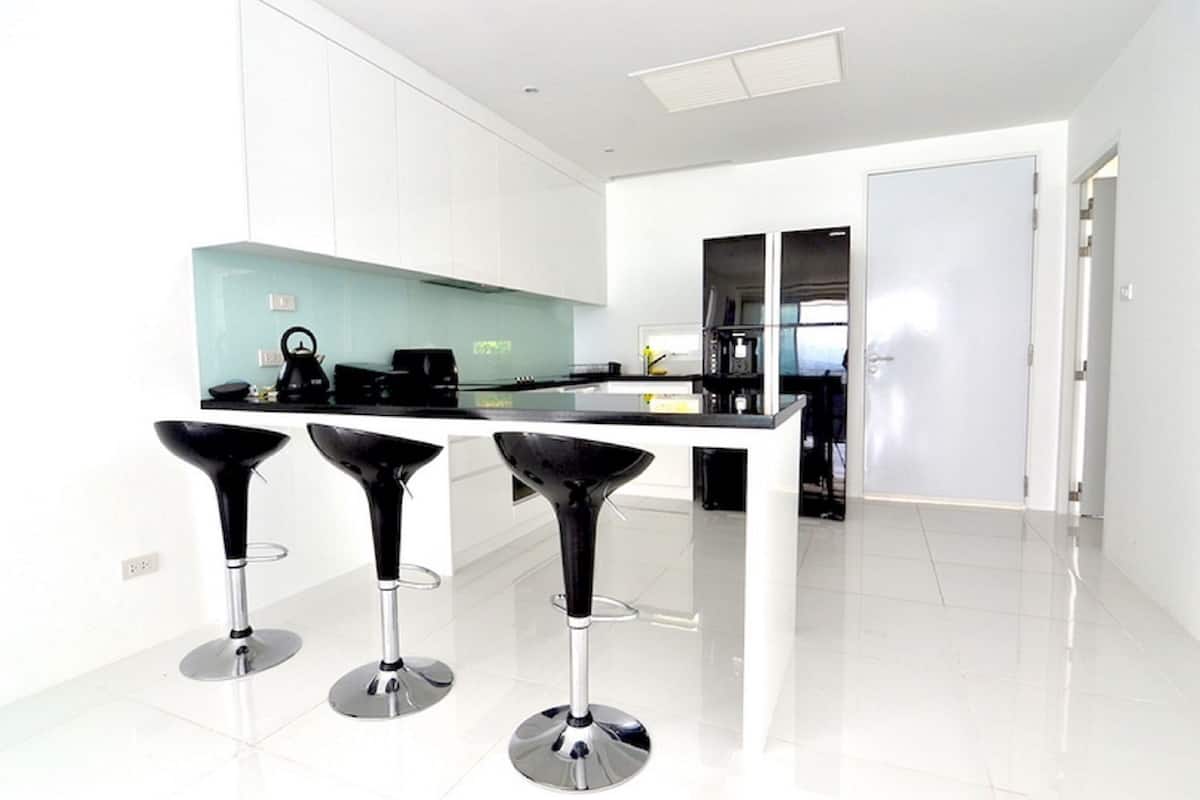 Q3 Apartment F | Einkaeldhús | Ísskápur, bakarofn, brauðrist, hrísgrjónapottur