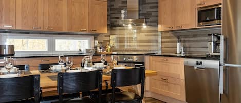 Réfrigérateur, micro-ondes, lave-vaisselle