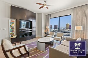 TV, foosball, table tennis - LUXURY 4 bdrm Presidential Penthouse Suite@Wyndham (Las Vegas)