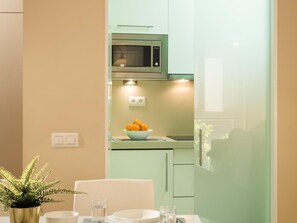 Kühlschrank, Mikrowelle, Geschirrspüler