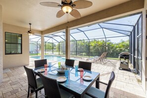 Outdoor dining - New Vacation Home with Private Heated pool! - Villa Cordia - Roelens Vacations (Cape Coral)