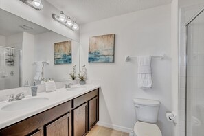 Villa (Luxury 6 bedroom 5 bathroom with Spa ) | Bathroom - Luxury 6 BD 5 BA With Spa and Game Room 1359york (Davenport)