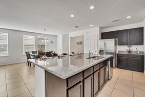 Villa (Luxury 6 bedroom 5 bathroom with Spa ) | Private kitchen - Luxury 6 BD 5 BA With Spa and Game Room 1359york (Davenport)