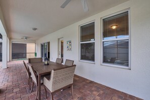 Villa (Luxury 6 bedroom 5 bathroom with Spa ) | Balcony