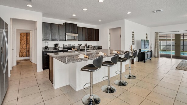 Villa (Luxury 6 bedroom 5 bathroom with Spa ) | Private kitchen - Luxury 6 BD 5 BA With Spa and Game Room 1359york (Davenport)