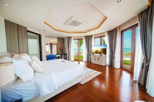Beach Front Pool Villa 1 Bedroom | Free minibar, in-room safe, individually decorated, desk