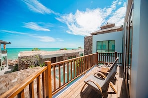 Family Pool Villa 3 Bedrooms with Sauna | Terrasse/Patio