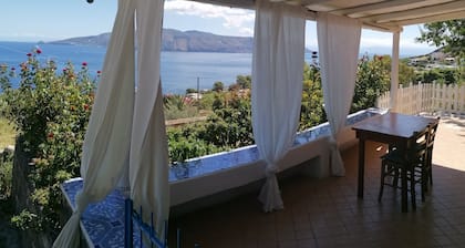Aeolian cottage sea view