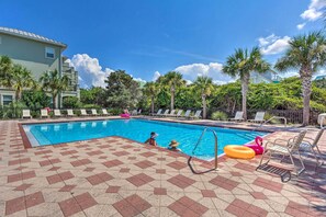 Pool - Bright & Modern Townhome: Steps to Miramar Beach! (Miramar Beach)