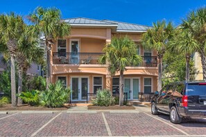 Exterior - Bright & Modern Townhome: Steps to Miramar Beach! (Miramar Beach)