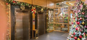 Refrigerador, microondas, placa de cocina, tetera/pava eléctrica