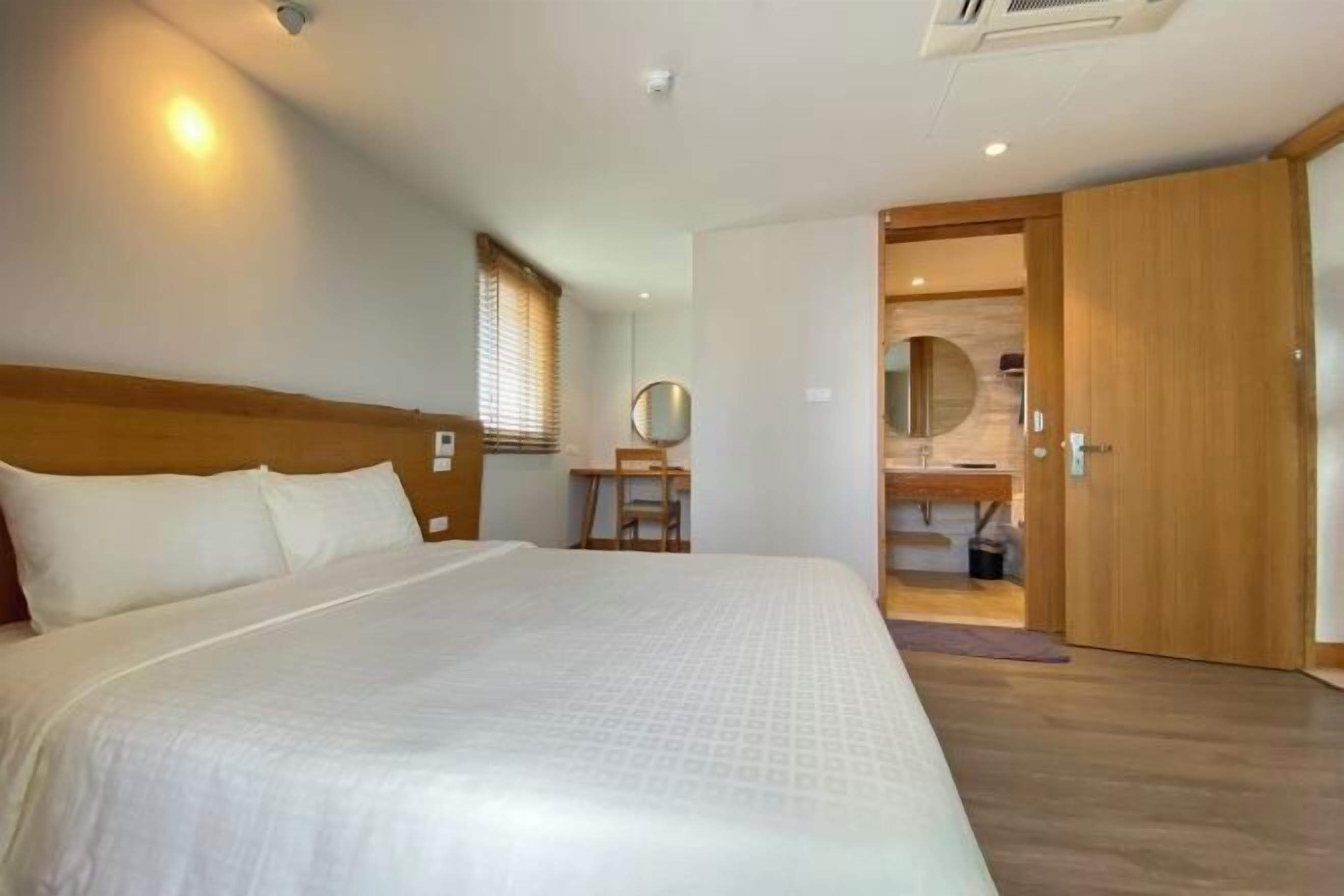 Bureau, chambres insonorisées, Wi-Fi gratuit