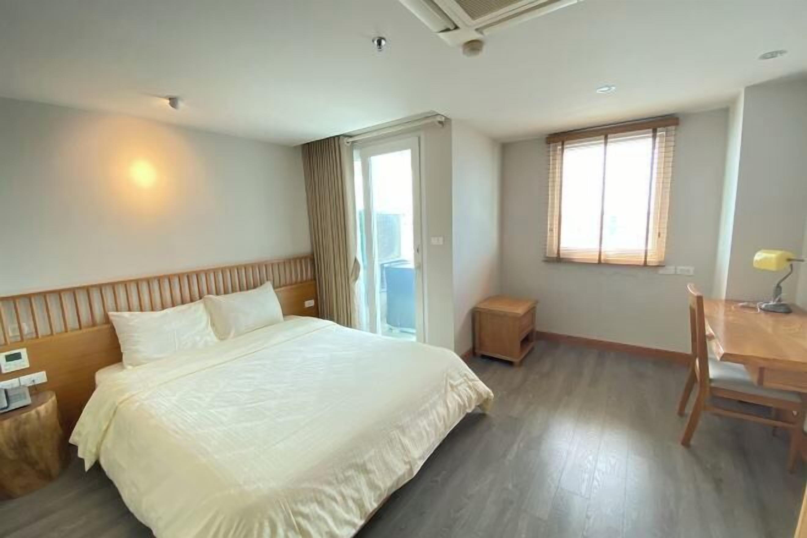 Bureau, chambres insonorisées, Wi-Fi gratuit