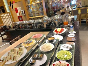 Lunch and dinner served - Hai Phong Tower (Hai Phong)