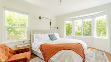 4 Schlafzimmer, Schreibtisch, Bügeleisen/Bügelbrett, kostenloses WLAN